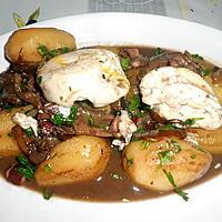 recette RAGOUT DE POMMES DE TERRE ET OEUFS MOLLETS (sauce civet de lièvre)