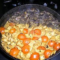 recette émincés de blancs de poulets curry paprika ,tomates cerises et champignons.