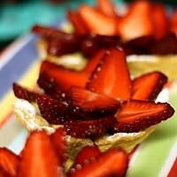 recette Tartelettes aux fraises, crème pâtissière au nougat et à la fève tonka