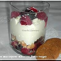 recette Verrine mascarpone fruits rouges macaron