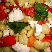 recette SALADE DE GNOCCHETTI  ALLA CRUDAIOLA