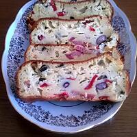 recette Cake Roquefort - lardons - poivrons grillés - olives.