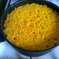 recette riz frit à l'ail au colorant.