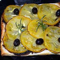 recette TARTE FINE A LA TOMATE ET AUX OLIVES NOIRES