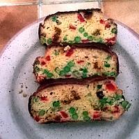 recette CAKE EN ROUGE & VERT ( petits pois - olives vertes - chorizo - poivrons grillés ).