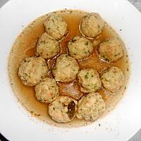 recette POLPETTINE DI PANE IN BRODO (petites boulettes de pain au bouillon)