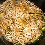 recette Nouilles chinoises au blé avec courgettes et piment