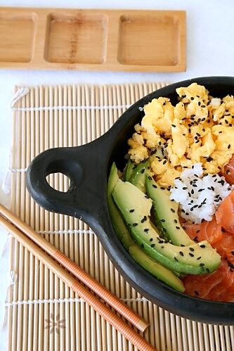 Chirashi ou Chirachi au Saumon, avocat et omelett-copie-2