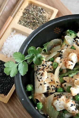 Calamars, encornets sautés au wok poivre et sel à la chi