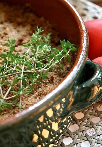 Crumble Abricots, rhubarbe, thym avec de la farin-copie-4