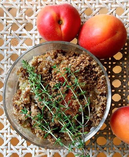 Crumble Abricots, rhubarbe, thym avec de la farin-copie-2