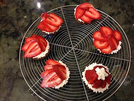 Tartelettes aux fraises de V&eacute;ronique Et La Chouquetterie