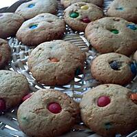 recette COOKIES AUX M&MS ET BEURRE DE CACAHUETES