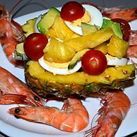 recette SALADE SURPRISE EN COQUE D'ANANAS