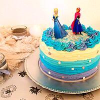 recette Ruffle layer cake Reine des Neiges au Kinder