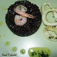 recette ** Timbale de Riz Noir Complet dit  "vénéré" car interdit & ses encornets en persillades et sa sauce aillée**