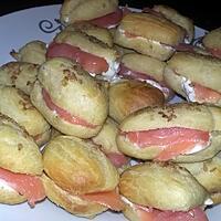 recette Minis éclairs au saumon et au saint moret citronné