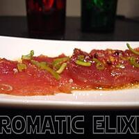 recette Carpaccio de thon rouge au poivre rose et vinaigre balsamique