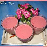 recette Smoothy Fraises, Bananes, Vanille et lait de Noix de Coco