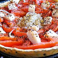 recette Tarte à la tomate sur pâte brisée au fromage blanc curry et graines de lin