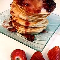 recette Pancakes au beurre de cacahuète et coulis de fraise