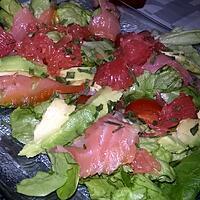 recette Salade au saumon fumé avocat pamplemousse