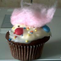 recette CUPCAKES AU CHOCOLAT SMARTIES ET BARBE A PAPA