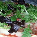 recette Pizza a l'italienne au jambon cru et a la salade