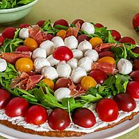 recette Tarte salée aux tomates cerises, mozzarella et roquette