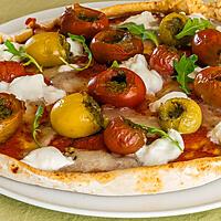 recette Pizza tomates cerises, pesto, pécorino et mozzarella