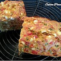 recette Cake salé aux poivrons, tomates séchées, lardons fumés et feta