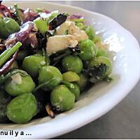 recette Salade de petis pois, féta et oignons rouges