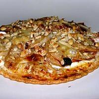 recette Tarte fine au chèvre, poires, gorgonzola et éclats de noix