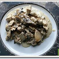 recette Les champignons de Paris accompagnent du poulet nappés de Saint-Marcellin
