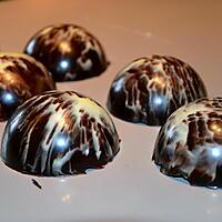 recette COQUES BICOLORES EN DEUX CHOCOLATS