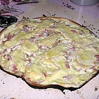 recette Tarte flambée au munster cuite au feu de bois