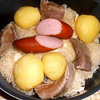 recette PETITE CHOUCROUTE AUX LANGUES DE PORC ET SAUCISSE FUMEE