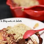 recette Crumble pêches et rhubarbe vanillée au sucre brun