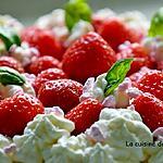 recette Gâteau à la ricotta parfumé à la badiane et garni de fraises et chantilly