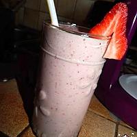 recette MILKSHAKE À LA FRAISE ET À LA BANANE.