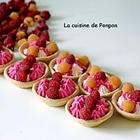 recette Mini tartelettes garnies de chantilly et confiture de framboises