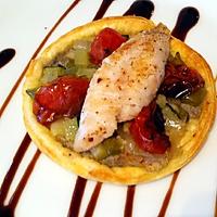 recette Tarte feuilletée à l'anchoiade, fondue de légumes croquants, tomates confites et filet de rouget