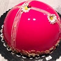 recette Entremet vanille-fraise et pistache, glaçage miroir rose