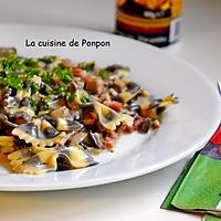 recette Pâte papillon à l'encre de sèche aux champignons et lardons