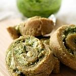 recette Mini-roulés au pesto d'ail des ours { sans gluten, sans oeufs option sans lait}
