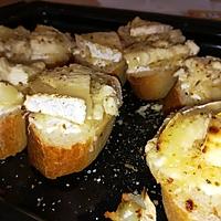 recette Tartines chaudes de faisselle chèvre et miel