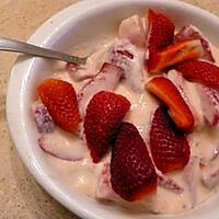 recette FRAISES A LA CREME FRAICHE ET SA CASSONADE