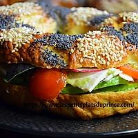 recette Avocado Bagel, le sandwich en anneau très tendance !