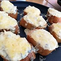 recette Tartines gratinées a la crème de bleue