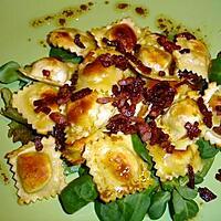 recette SALADE AUX LARDONS GRILLES ET RAVIOLES